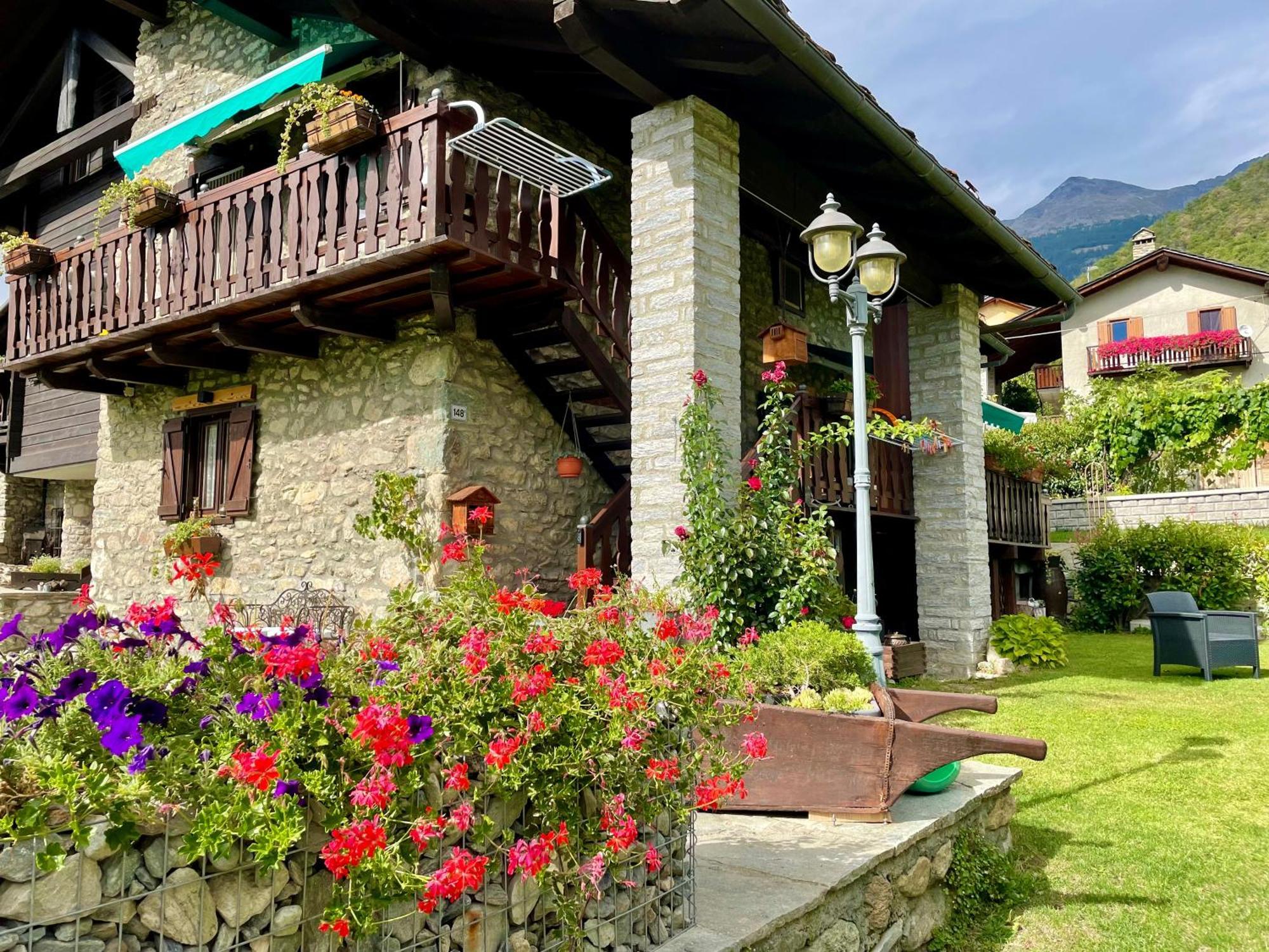 Maison La Chapelle Aosta Exteriör bild