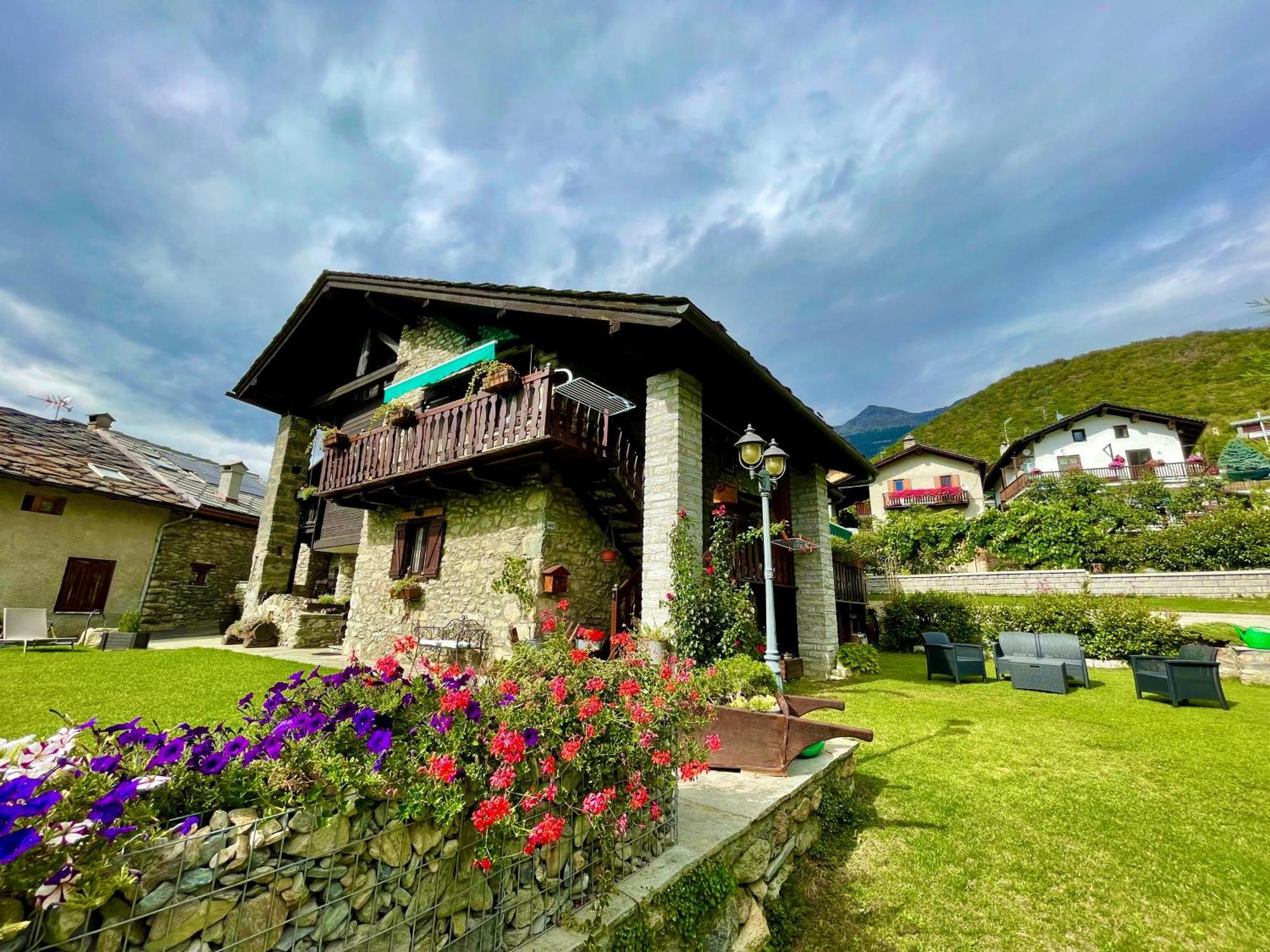 Maison La Chapelle Aosta Exteriör bild